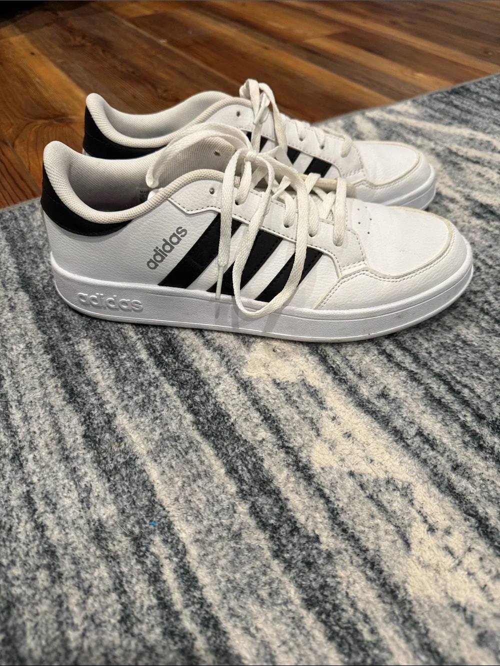 adidas | Shoes | Adidas White And Black Lowtop Leather  display picture 2